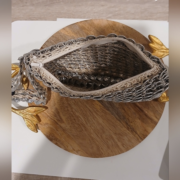 Pop Tab Wristlet Silver - Picture 2 of 5